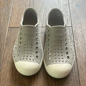 Native Kids Gray Slip-On Shoes size 10c